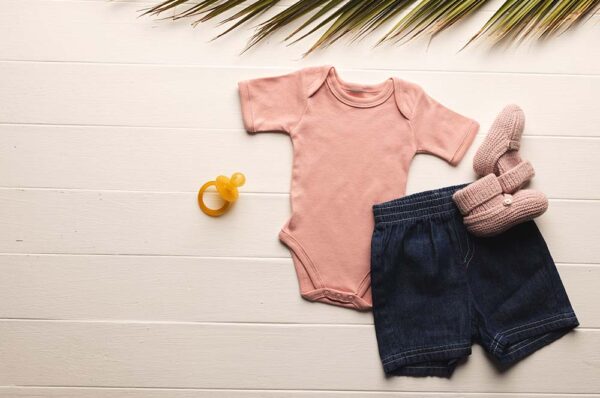 Βρεφικά ρούχα καλοκαιρινά από ελαφριά και δροσερά υφάσματα